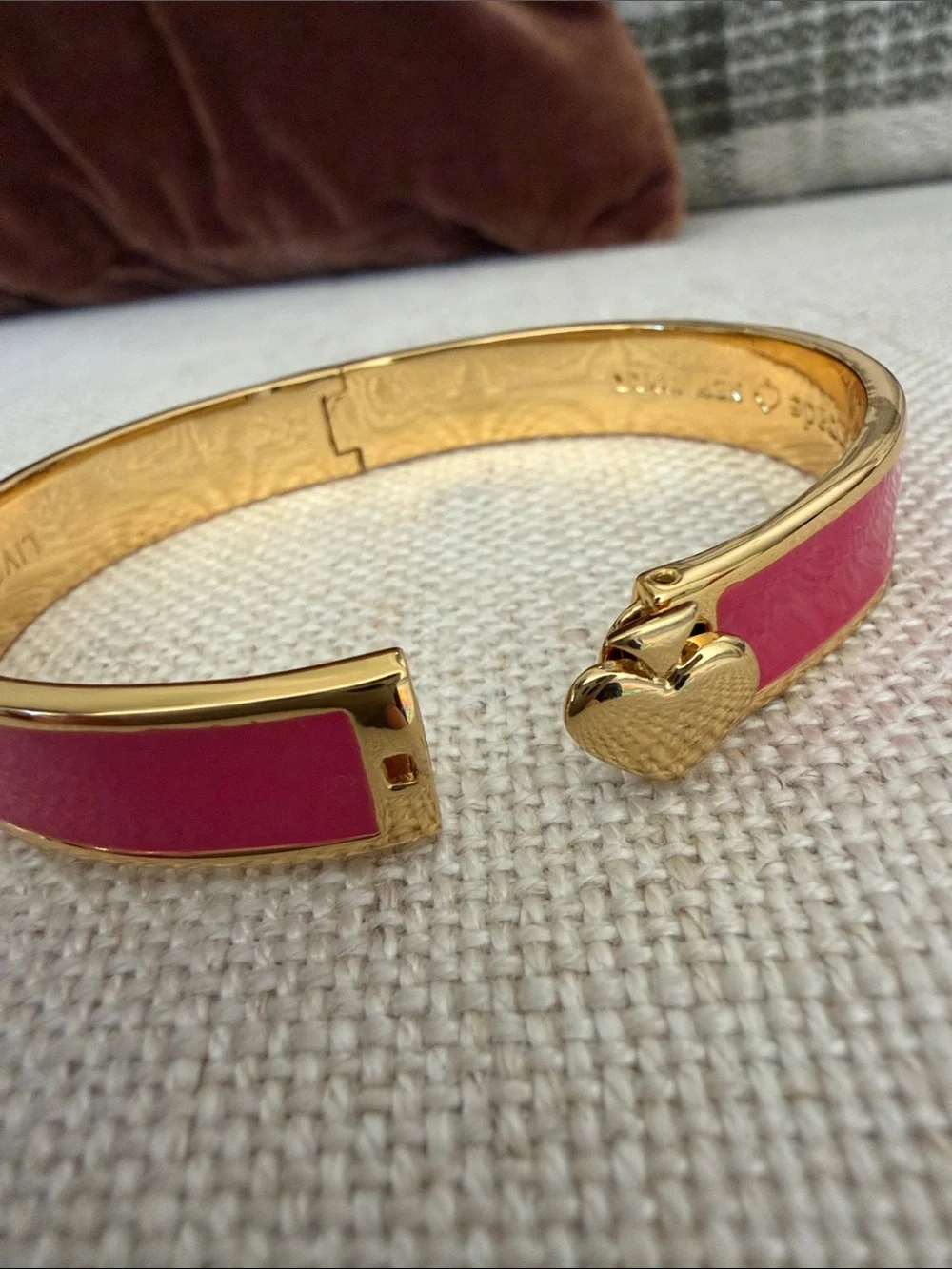 Kate Spade NWOT Gold Tone Pink Enamel Heart Hinged Bangle Bracelet - Picture 7 of 8